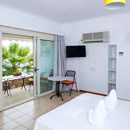 Penelope's Blue Sea Front Residenses Ília